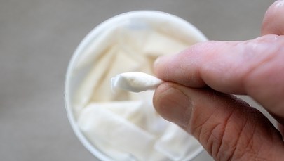 Saszetka z nikotyną czy tradycyjny papieros – co bardziej szkodzi? Opinia toksykologa