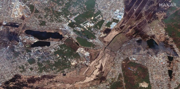 Satelitarne zdjęcie Irpienia z 27.03.2022 r. /MAXAR TECHNOLOGIES HANDOUT /PAP/EPA