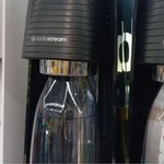 Saturator SodaStream 100 zł taniej i nowe syropy. Od czwartku w Kauflandzie! 
