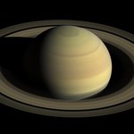 Saturn ma wieloletnie burze. W porównaniu do ziemskich są ogromne