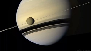Saturn prawdziwym władcą księżyców. Odkryto dziesiątki nowych obiektów