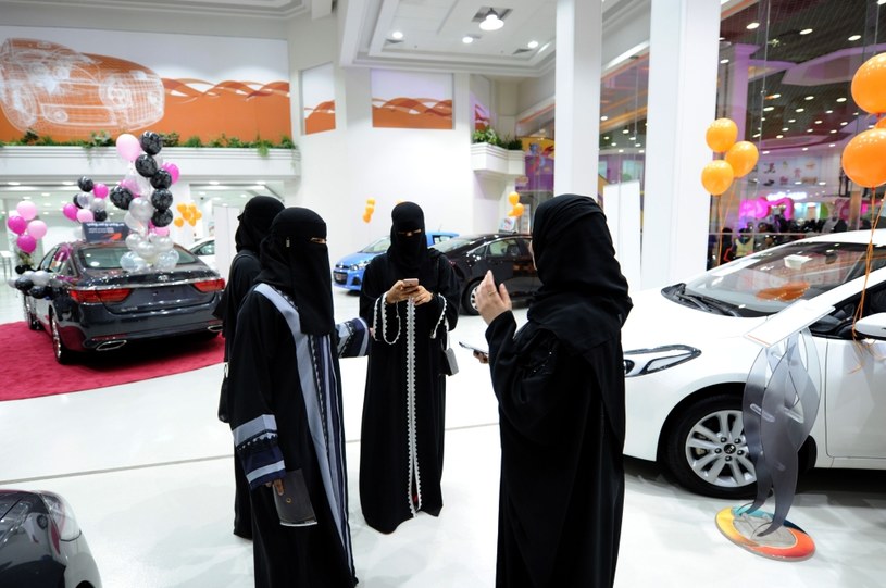Saudyjki kupują samochody /AFP
