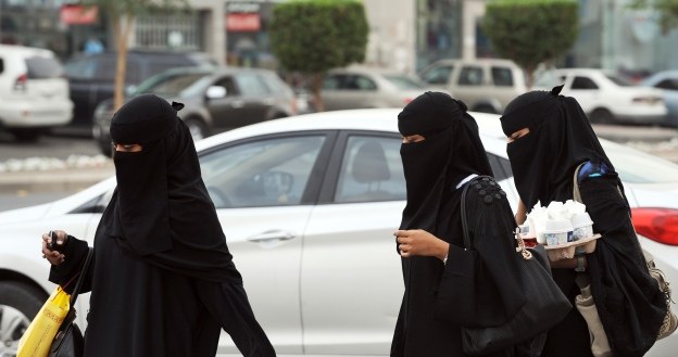 Saudyjki nie mogą opuścić kraju bez zgody męża /AFP