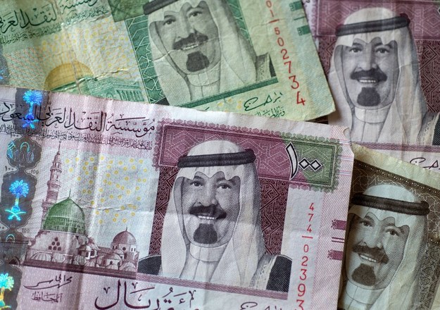 Saudyjskie banknoty /fot. Tim Brakemeier (PAP/DPA) /PAP