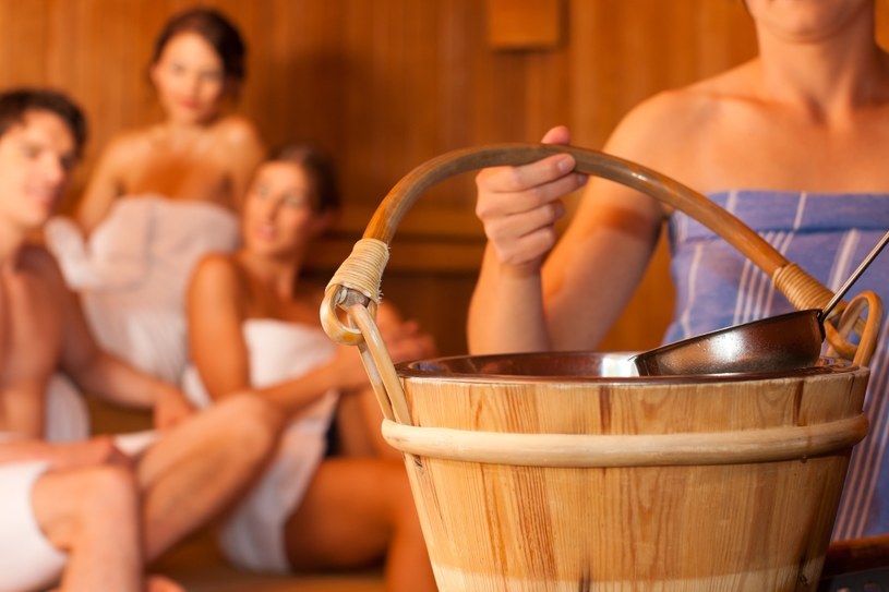 Sauna poprawia przepływ krwi przez mięśnie, więc dociera do nich więcej tlenu i substancji odżywczych, sprawniej przebiega także usuwanie szkodliwych produktów przemiany materii. /123RF/PICSEL
