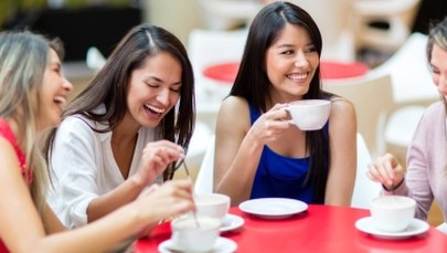 Savoir-vivre: "sekunda spóźnienia"