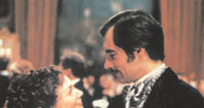 Scarlett (Joanne Whalley-Kilmer) i Rett (Timothy Dalton) w Scarlett, kontynuacji Przeminęło z wiatrem /Encyklopedia Internautica