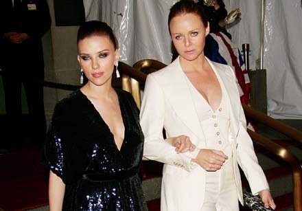Scarlett Johansson i Stella McCartney - fot. Evan Agostini /Getty Images/Flash Press Media
