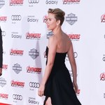 Scarlett Johansson z metką na czerwonym dywanie!