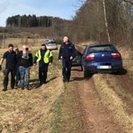 Sceny jak z filmu. Uciekając potrącił policjanta i wysypywał kolce na drogę 