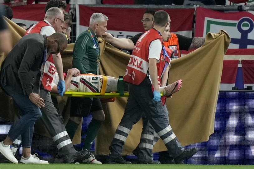 Sceny mrożące krew w żyłach na meczu Euro, telewizja przeprasza. 