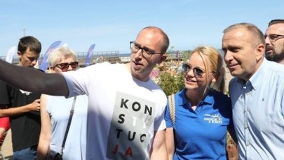 Schetyna: Rząd PiS wyprowadza nas z UE