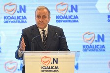 Schetyna: Samorządy będą warczeć, a jak trzeba, to i ugryzą