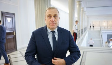 ​Schetyna: Słowa Macrona o Morawieckim są nie do obrony, ale jest akcja-reakcja