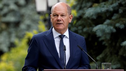 Scholz: Będziemy dostarczać Ukrainie pieniądze i broń