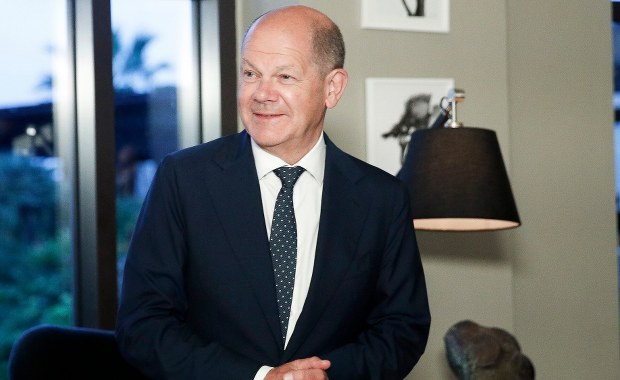 Scholz: Serbia musi przyłączyć się do europejskich sankcji na Rosję