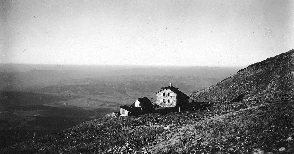 Schronisko Schlesinger-Schutzhaus na Babiej Górze (1616 m n.p.m.) /Z archiwum Narodowego Archiwum Cyfrowego