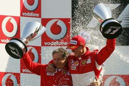 Schumacher kończy karierę / Kliknij /AFP