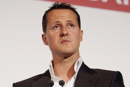 Schumacher podczas konferencji poświęconej bezpieczeństwu na drogach / Kliknij /AFP