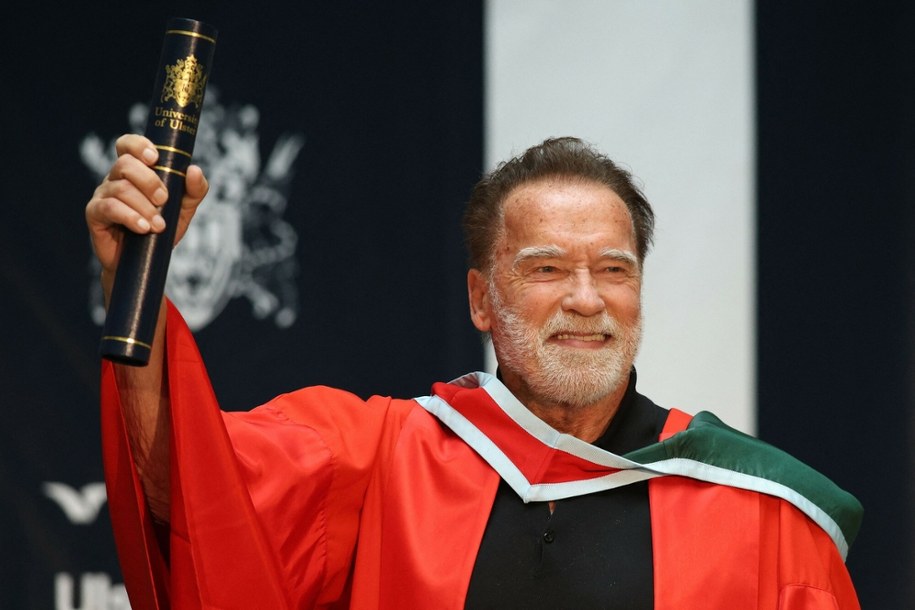 Schwarzenegger odebrał honorowy doktorat w Belfaście /PAUL FAITH/AFP /East News