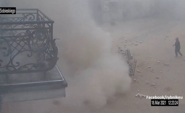 Ściana runęła w kilka sekund. Zobacz moment katastrofy budowlanej w Rybniku [WIDEO]