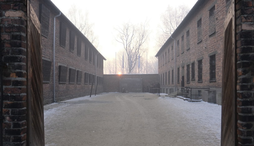 Ściana Śmierci na terenie byłego obozu Auschwitz I /Andrzej Grygiel /PAP