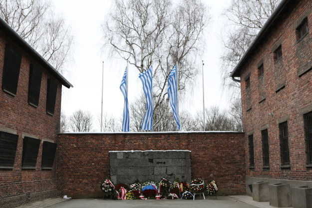 Ściana śmierci w obozie Auschwitz /PAP/Stanisław Rozpędzik /PAP