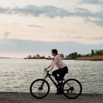 Ścieżka rowerowa wokół Jeziora Żywieckiego. Idealna dla początkujących rowerzystów 