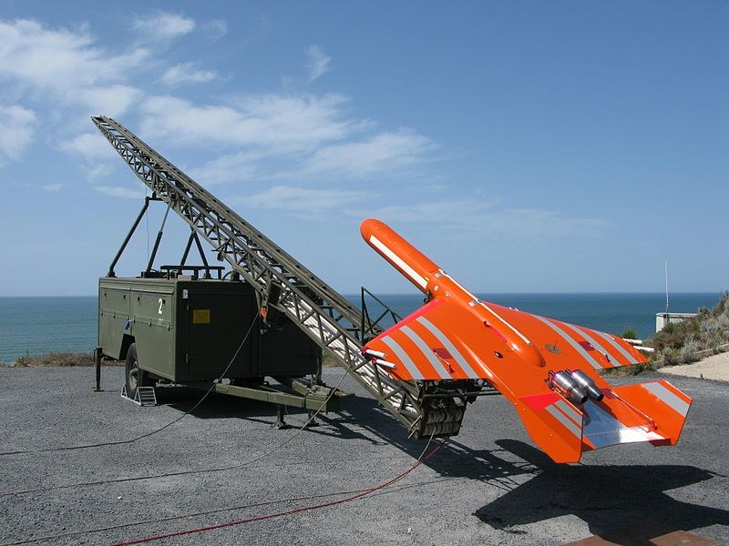Scrab II - jeden z imitatorów celu powietrznego, jakie wykorzystywane są przez armie NATO /Sistemas de Control Remoto S.L. /domena publiczna