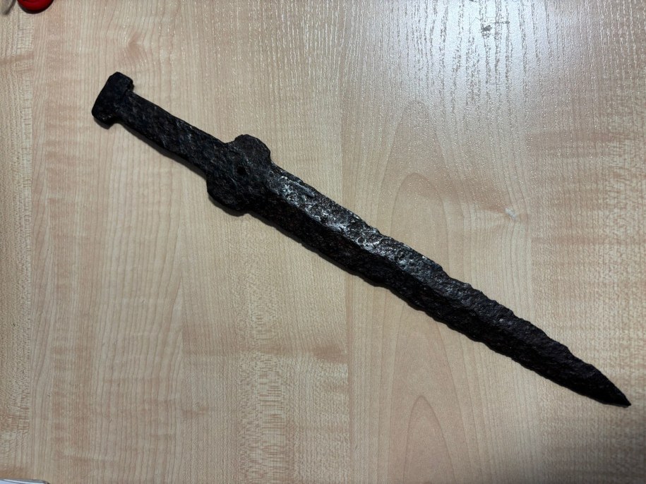 Scytyjski sztylet odkryty na targu staroci w Warszawie. /Policja Warszawa /