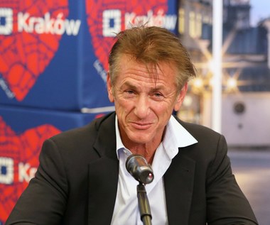 ​Sean Penn podpisał umowę z miastem Kraków ws. pomocy uchodźcom  