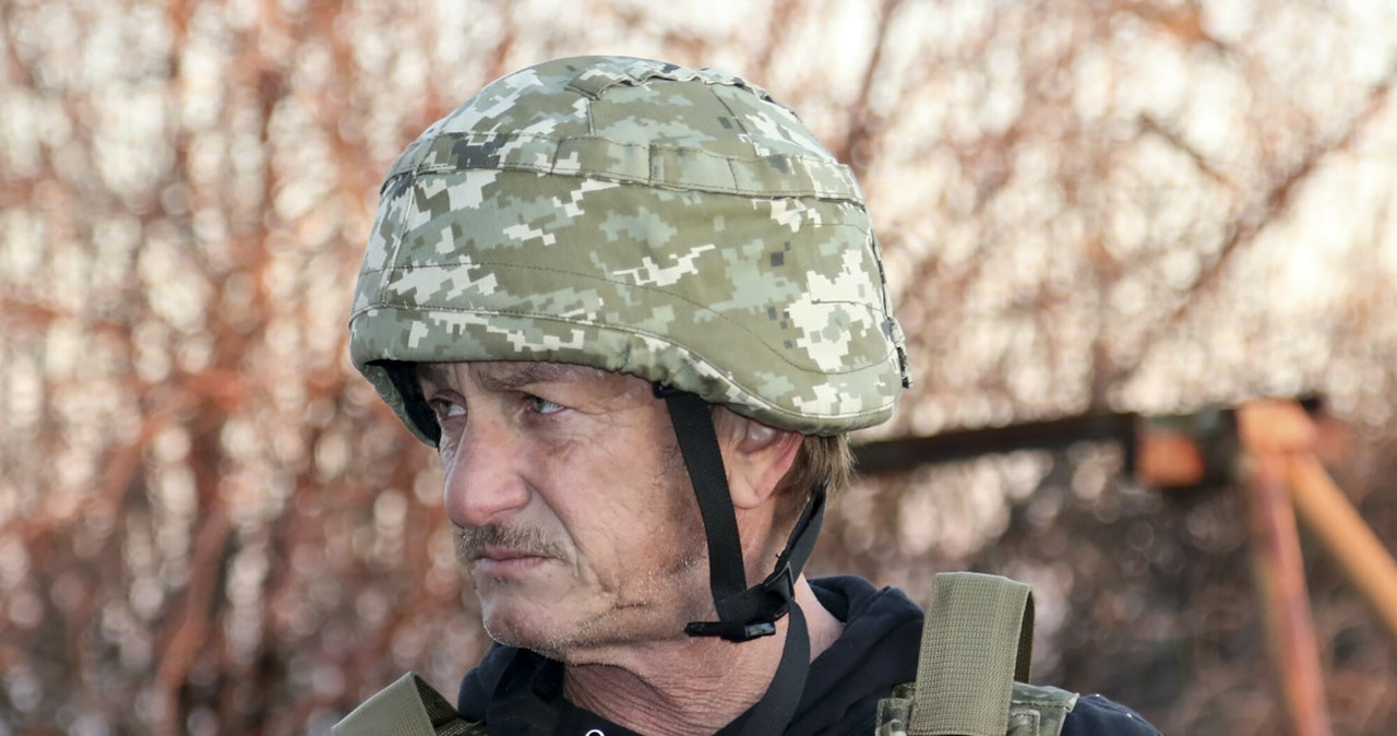 Sean Penn w regionie Doniecka (18.11.2021) /Ukrainian Joint Forces Operation Press Service/Associated Press /East News