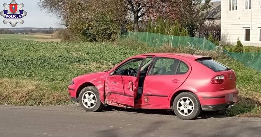 Seat skręcił w lewo w momencie, gdy był wyprzedzany przez Forda /Policja