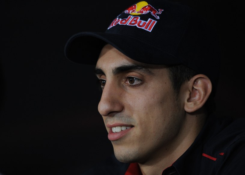 Sebastian Buemi zostaje w Red Bullu /AFP