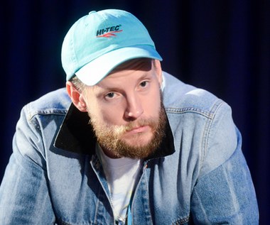Sebastian Fabijański: Całuje gwiazdę erotyków. Aktor komentuje sprawę
