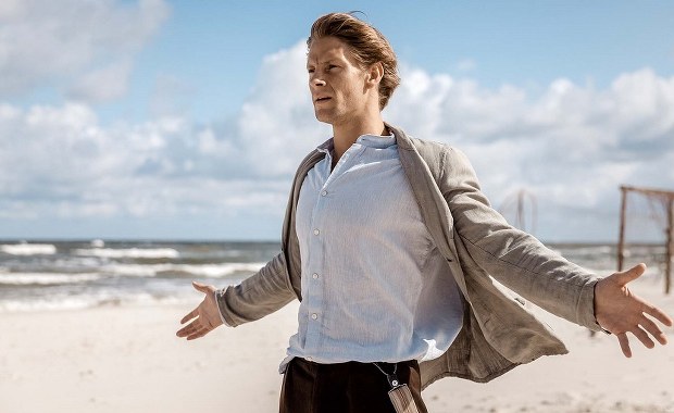 Sebastian Fabijański w RMF FM o "Kamerdynerze". "To film o chłopaku, który nie wie, kim jest"