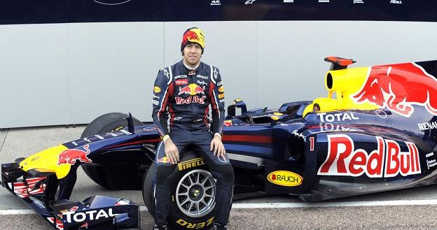 Sebastian Vettel podczas prezentacji nowego bolidu Red Bull Racing /AFP