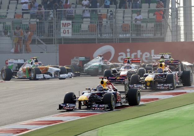 Sebastian Vettel wystartował w Indiach z pole position i jechał jako lider od 1 do 60 okrążenia /AFP