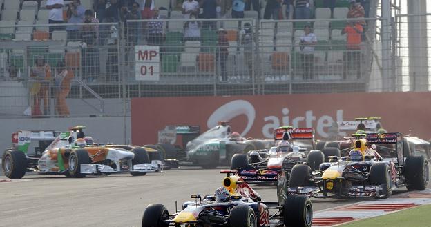 Sebastian Vettel wystartował w Indiach z pole position i jechał jako lider od 1 do 60 okrążenia /AFP