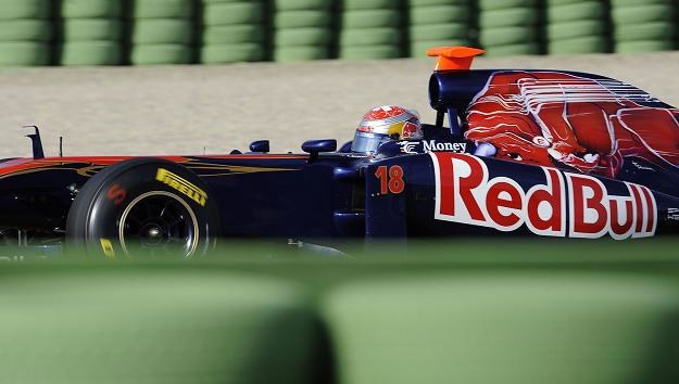 Sebastien Buemi dobrze spisał się w środowych testach Formuły 1 na torze Catalunya /AFP