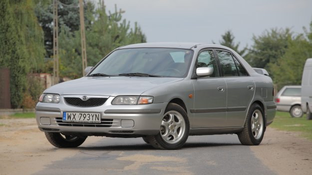 Sedan nie należy do poszukiwanych odmian nadwoziowych. Na zdjęciu model produkowany w latach 1997-99. /Motor