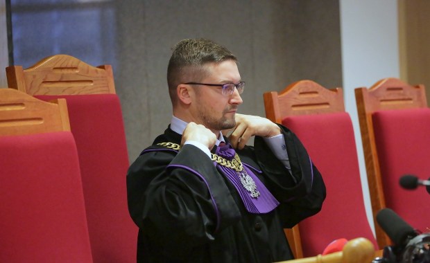 Sędzia Paweł Juszczyszyn zawieszony. Obniżono mu pensję o 40 procent