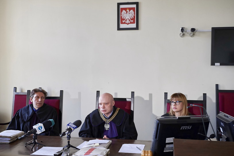 Sędzia Przewodniczący Marek Skwarcow, SSO Dagmara Daraszkiewicz i SSO Mariusz Pasternak podczas ogłoszenia wyroku w procesie odwoławczym Dominika W /Adam Warżawa /PAP