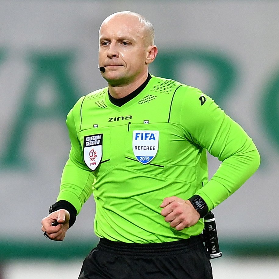 Sędzia Szymon Marciniak w meczu polskiej Ekstraklasy: Lechia Gdańsk vs Pogoń Szczecin /Marcin Gadomski /PAP