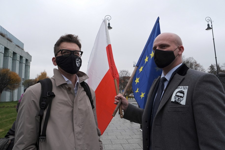 Sędziowie Igor Tuleya i Bartłomiej Starosta przed budynkiem Sądu Najwyższego w Warszawie /Mateusz Marek /PAP