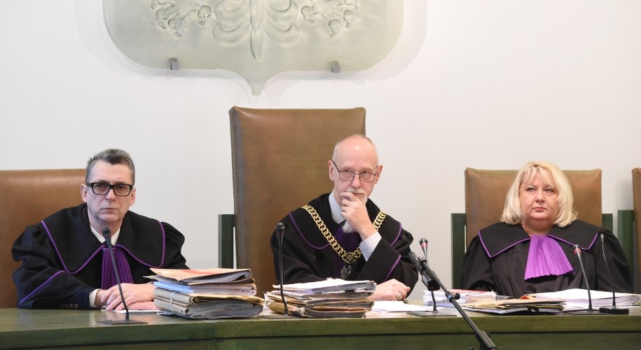 Sędziowie Marek Motuk, Grzegorz Salamon, Anna Zdziarska podczas rozprawy apelacyjnej ws. akcji policji w Magdalence /Radek Pietruszka /PAP