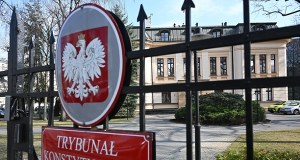 Sędziowie TK rzucają wcześniejsze zawody