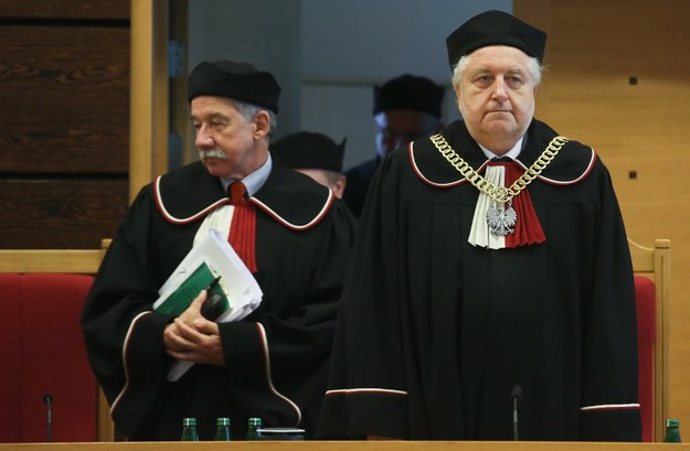 Sedziowie Trybunału Konstytucyjnego, przewodniczący Andrzej Rzepliński (po prawej) i Wojciech Hermeliński /Rafał Guz /PAP