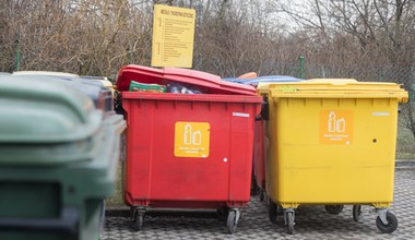 Segregacja śmieci. Pojemniki na odpady otwierane QR kodem stanęły w Zamościu