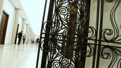 Sejm kończącej się kadencji wznawia obrady. "Wszystko wydarzyć się może"